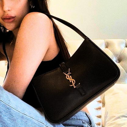 Iconic Hobo Shoulder Bag – A Masterpiece of Effortless Luxury and Contemporary Charm