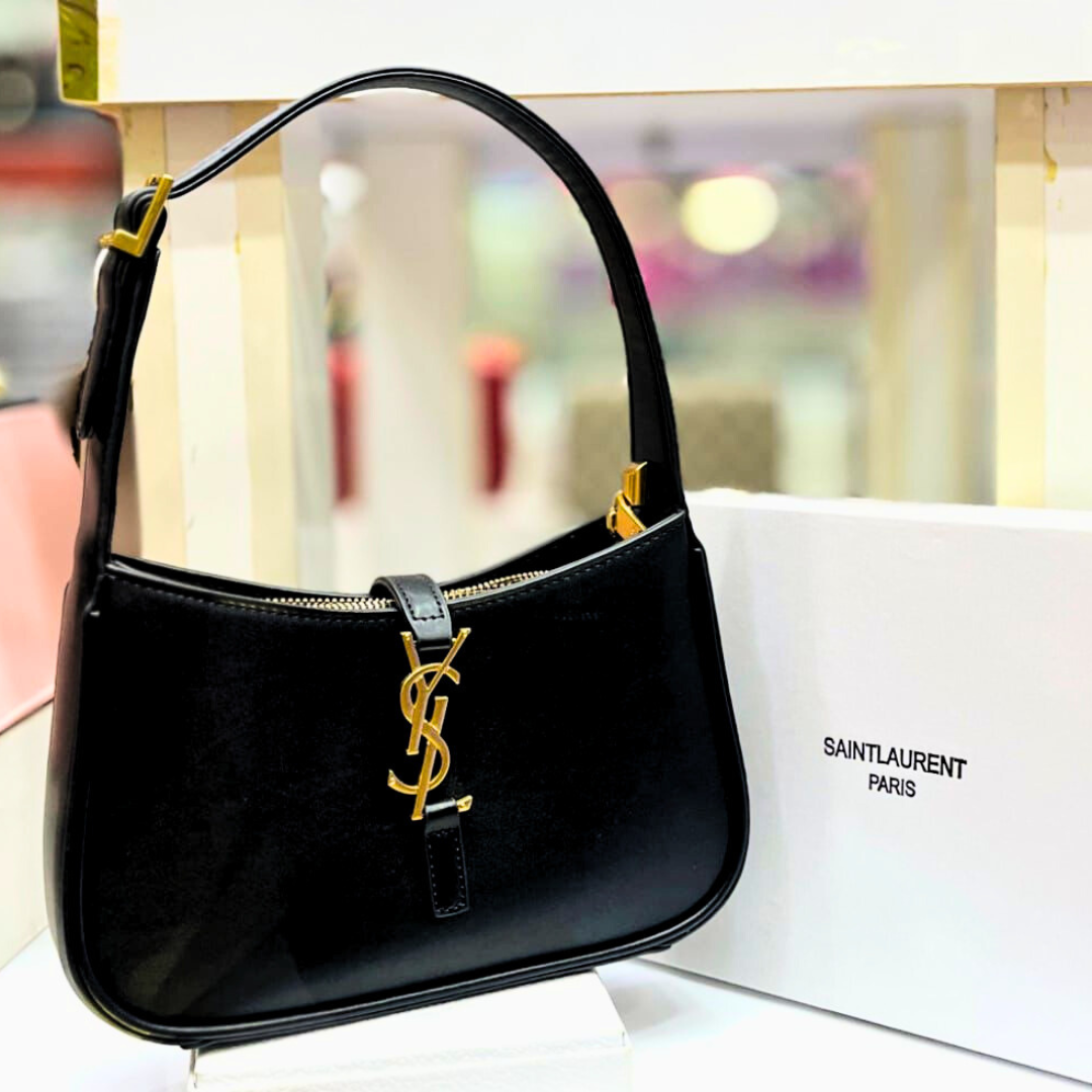 Iconic Hobo Shoulder Bag – A Masterpiece of Effortless Luxury and Contemporary Charm